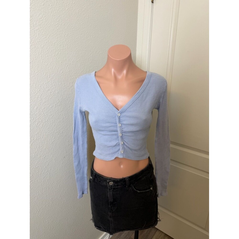 Sky & Sparrow Light Blue V-Neck Long Sleeve Waffle Knit Button Crop Top Sz S